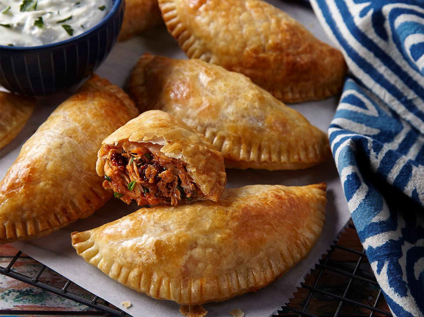 EMPANADAS Y CALZONES