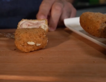 ROLOS DE FRANGO COM PRESUNTO E QUEIJO EL POYOTE